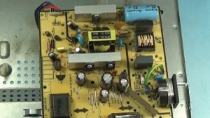 Ремонт монитора SyncMfster 720n выключается подсветка