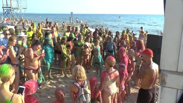 Крым. Орловский пляж. Стоя теперь загорать? Народа тьма. смотреть онлайн