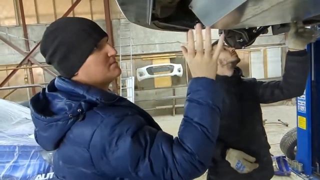 Установка подрамника Автопродукт на битый автомобиль сотрудника. Часть 1. смотреть онлайн