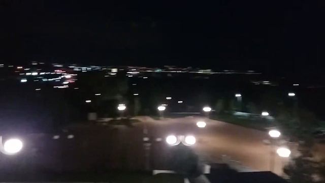 Поздним вечером на холме Андреевского парка / Геленджик смотреть онлайн