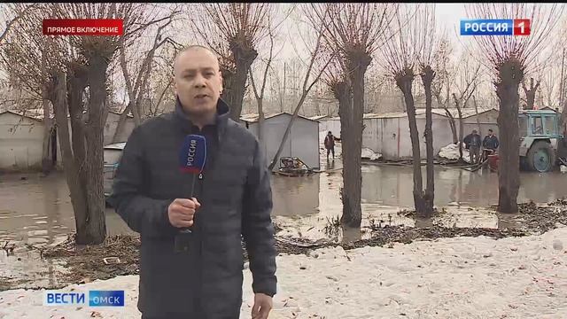 Водоканал продолжает в круглосуточном режиме откачивать воду из дворов Омска смотреть онлайн