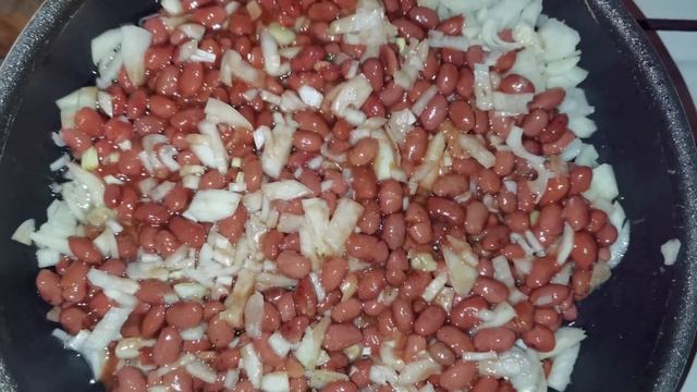 ЖАРЮ ФАСОЛЬ В ТОМАТНОМ СОУСЕ смотреть онлайн