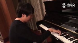 03 - Lang Lang plays Bumblebee with NOSE and one hand.mp4