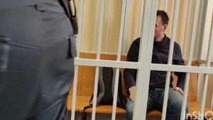 Александр Дорогов и Ян Кателевский в люберецком суде  , плохое отношение конвоя к ребятам