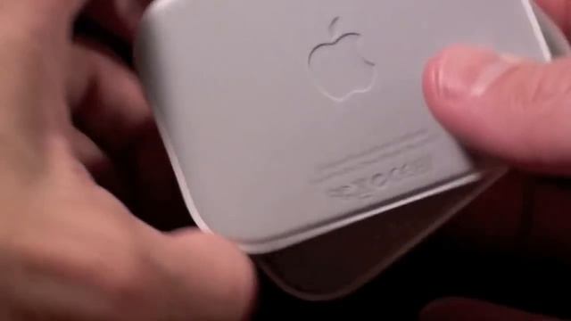 Apple Universal Dock for iPhone and iPod (2010 Revision): Unboxing and Review смотреть онлайн