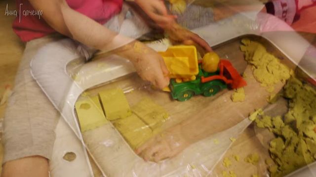 ИГРЫ С КИНЕТИЧЕСКИМ ПЕСКОМ ♥ Космический песок и Эластик смотреть онлайн