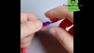 плетем браслет из веревочки