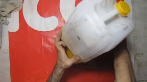 из канистры делаем кейс для дрели переносить и хранить в коробке из пластика