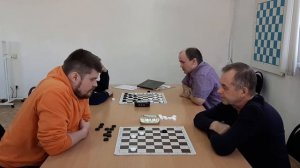 Русские шашки. Как играть в конце партии. Проводка шашки С1 и боевые позиции на практике.