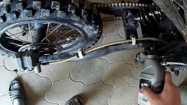 Прокачка тормозов | Motoland XR125 смотреть онлайн