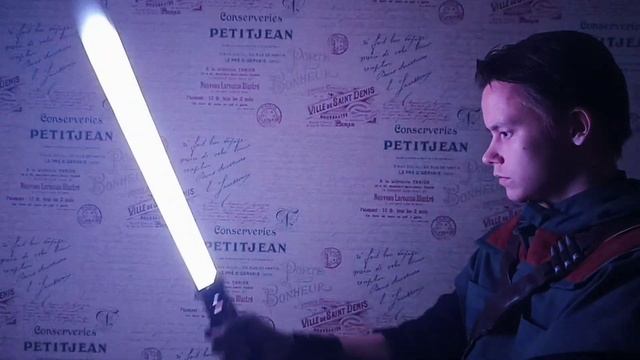 Демонстрация светового меча с ProffieBoard 2.2 и неопиксельным лезвием смотреть онлайн