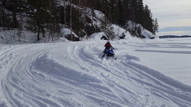 Yamaha 120 SRX Koitereen Kivilahdessa. Ohjaaja Sanni Manninen смотреть онлайн