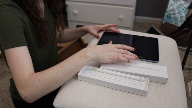 UNBOXING THE 2020 SKY BLUE IPAD AIR AND APPLE PENCIL 2 смотреть онлайн