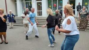 4.06.23г. "НЕДОТРОГА"... звучит на танцполе в Гомельском парке...