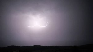 Ливень с сильными раскатами грома и молнией.Звуки грозы и грома для отдыха и крепкого сна.Антистрес