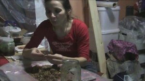 Прополис отделяем от воска по старинке, еще деды так наши делали