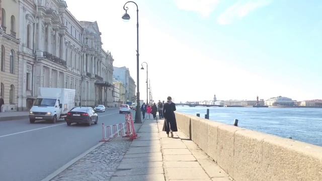 Прогулка по Дворцовой набережной.