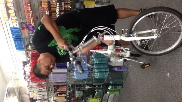 My Giant fold up bike :) смотреть онлайн