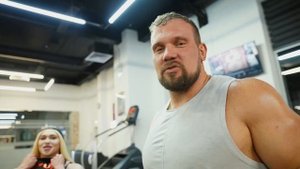 САРЫЧЕВ ПРОТИВ САМОЙ СИЛЬНОЙ ДЕВУШКИ