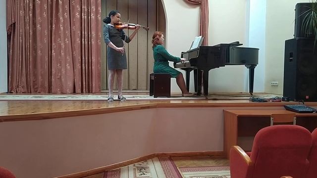 Пуховская Ариана, 8 лет. Белорусская народная песня, обр. А Комаровского Перепелочка. смотреть онлайн