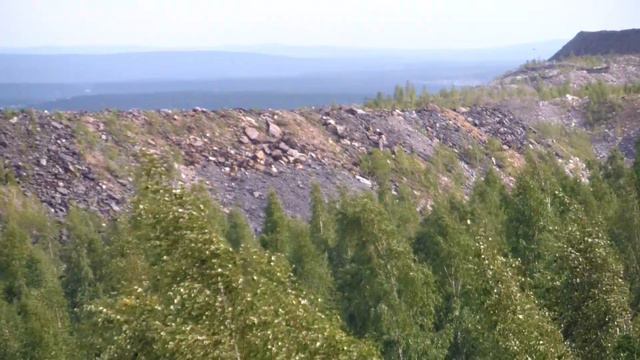 Гора Караульная и "пещера".
