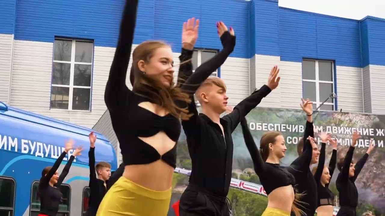 С Днем рождения, ТМХ! смотреть онлайн