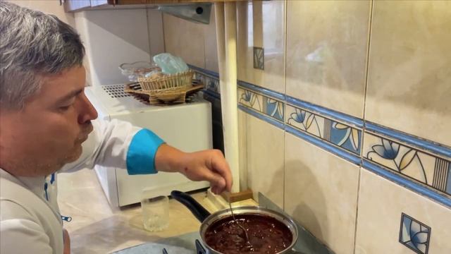 Шоколадное варенье! Да! Такое возможно! Со сливами и орехами! смотреть онлайн