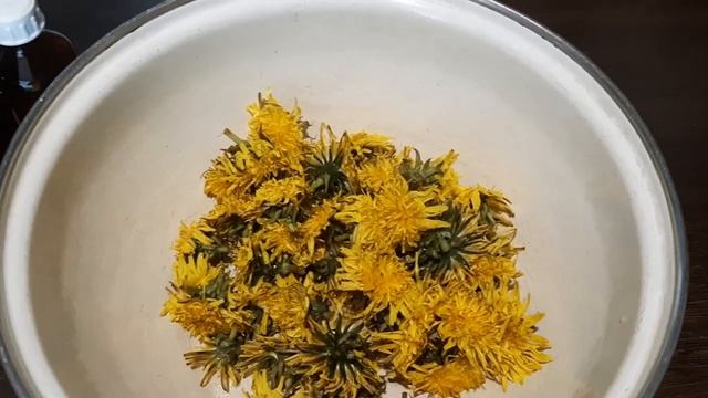 МАСЛО ИЗ ОДУВАНЧИКОВ ДЛЯ СУСТАВОВ И ЛЕЧЕНИЯ ПЕЧЕНИ.