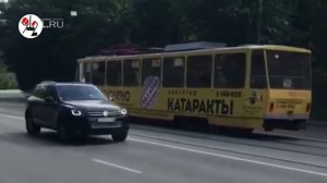 Трамвай без вагоновожатой пронесся по городу и тормознул в собрата