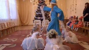 Танец снежинок младшая группа