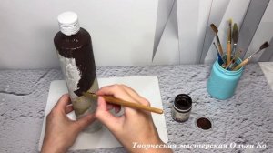 Декор бутылки техникой «обратный декупаж»