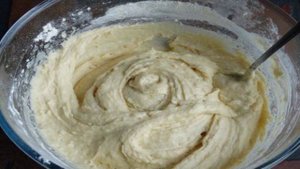 Сочный яблочный пирог со сметанной заливкой