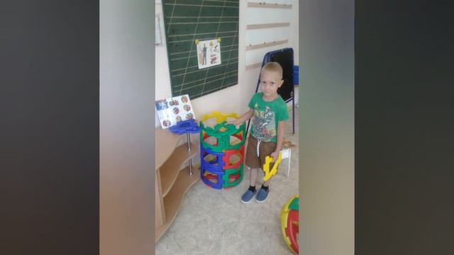 Строители-конструкторы дети из дежурной группы "Любознайки" д/с "Уральская сказка" смотреть онлайн