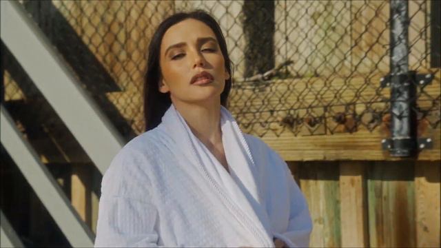 MOLLY - ПОЛУГОЛЫE (Mood Video)