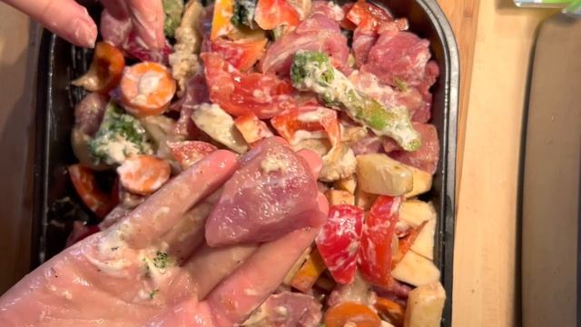 Мясо с овощами в духовке Жареное мясо Запеченное Мясо Полезная Еда Вкусная Еда Лёгкий Рецепт