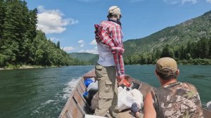 🌍🚗 Добрались до Хакасии! Экшн на дорогах и подготовка к сплаву 🌊🎣 (3 серия)