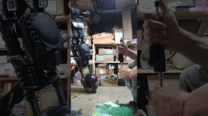 замена  масла  и прокачка  демпфера электросамоката.