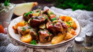 Всегда сытно и вкусно.
СВИНЫЕ РЁБРЫШКИ С ОВОЩАМИ