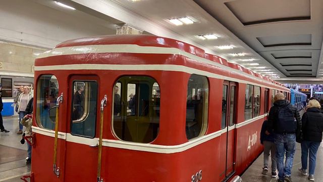 87 лет Московскому метро! Выставка ретро-вагонов на станции Партизанская Арбатско-Покровской линии