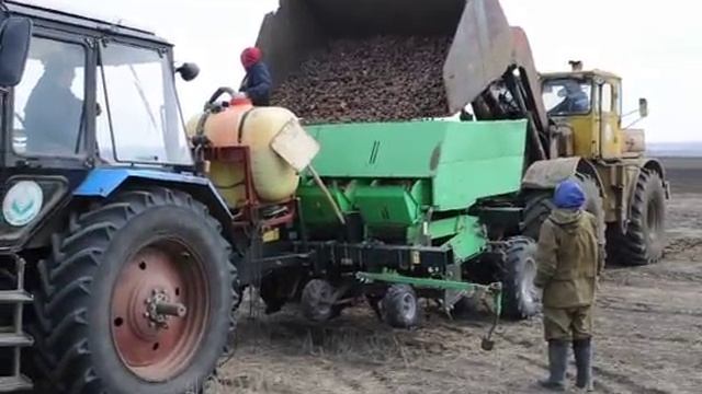 Искровцы вышли на поля.mp4 смотреть онлайн