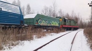 Тепловоз ЧМЭ3-3957 на подъездном пути.