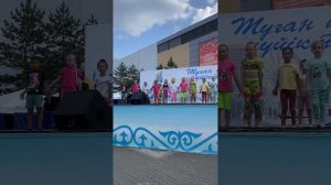 Танец мама купи песика , Милана Хаметова мама купи песика