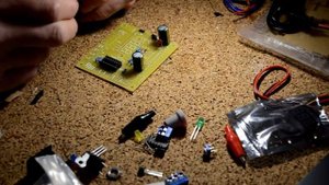 DIY набор "Регулируемый адаптер питания на LM317"