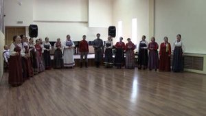 Ансамбль народной песни "Северная радуга" -- Над Россией лебеди...