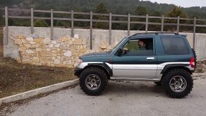 Mitsubishi Pajero Pinin 33" idle climb