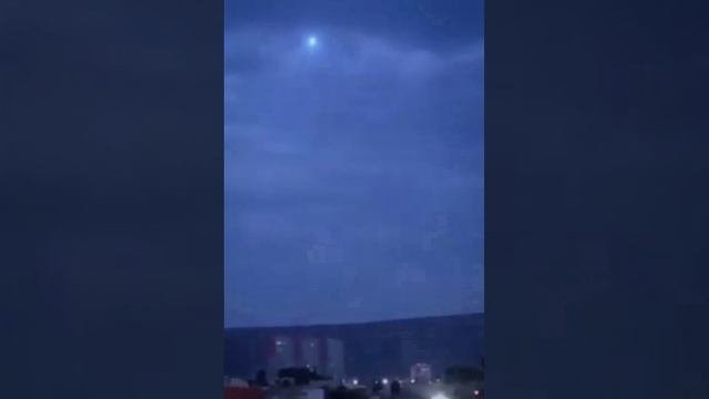 Необычная светящаяся сфера