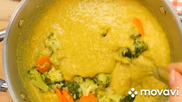Вкусный и простой суп-пюре из брокколи и аппетитные булочки с начинкой