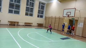 Волейбол тренировка, упражнение защита от атаки в шестом номере