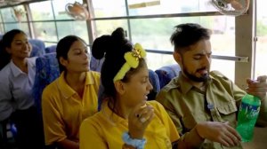 Choti Behan Vs Badi Behan In School Bus || WE 3 || Aditi Sharma