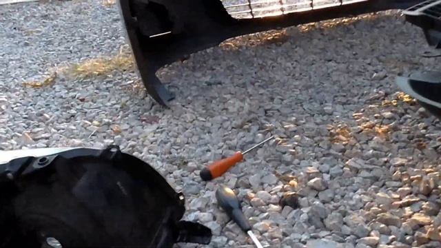 2007-2013 Toyota Corolla Как снять/заменить фару Cómo quitar/reemplazar el faro Yiannis Pagonis смотреть онлайн